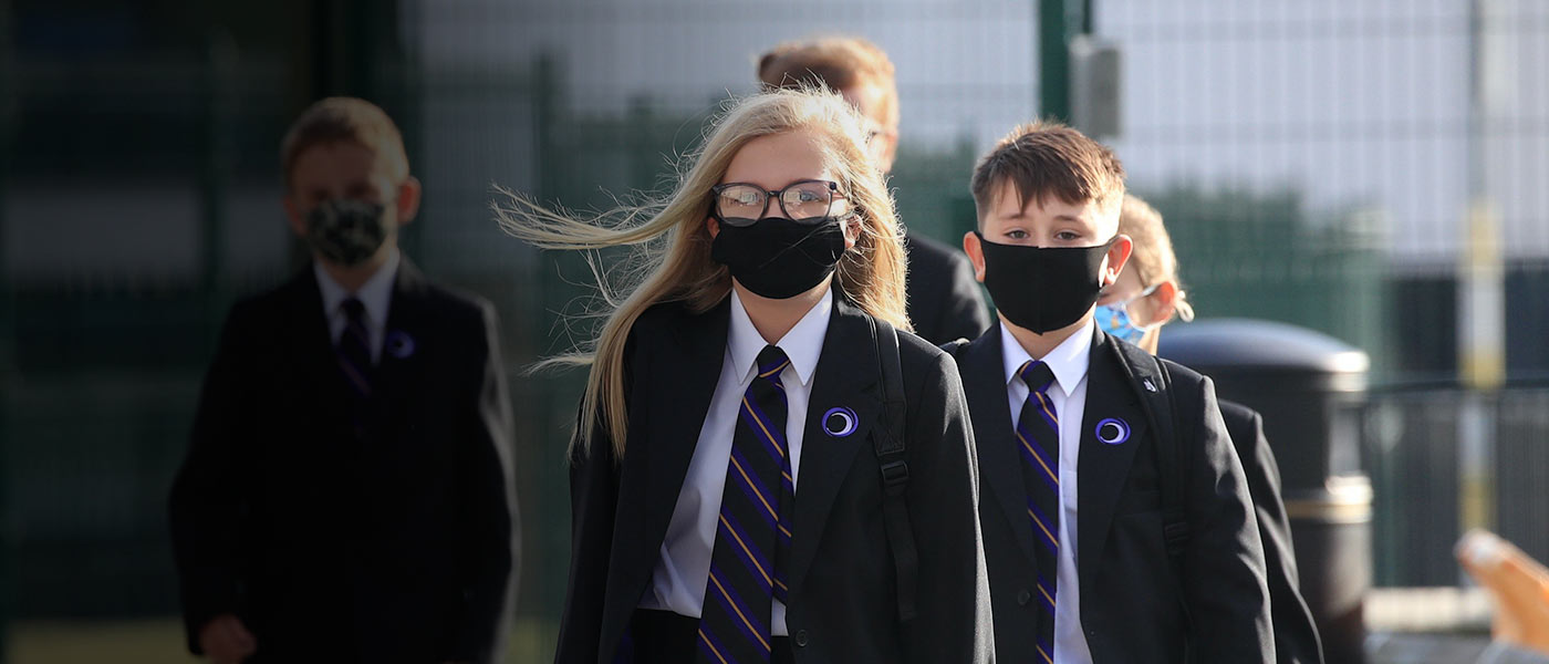 masked school pupils